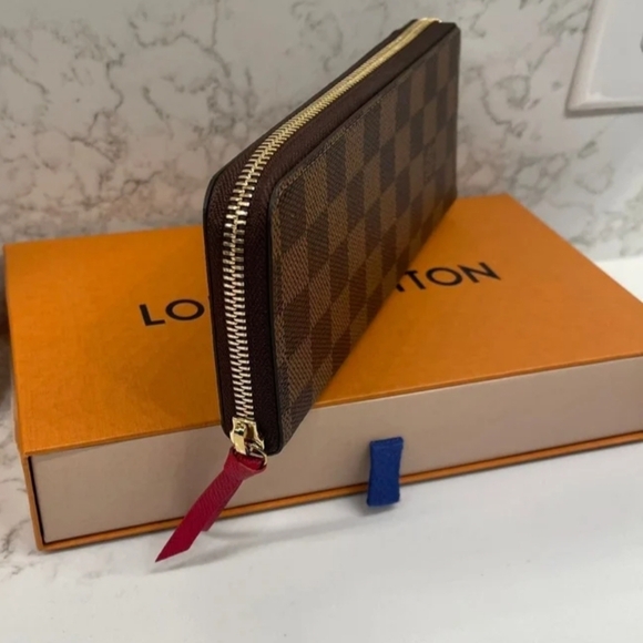 Louis Vuitton Damier Ebene Wallet - Picture 8 of 10